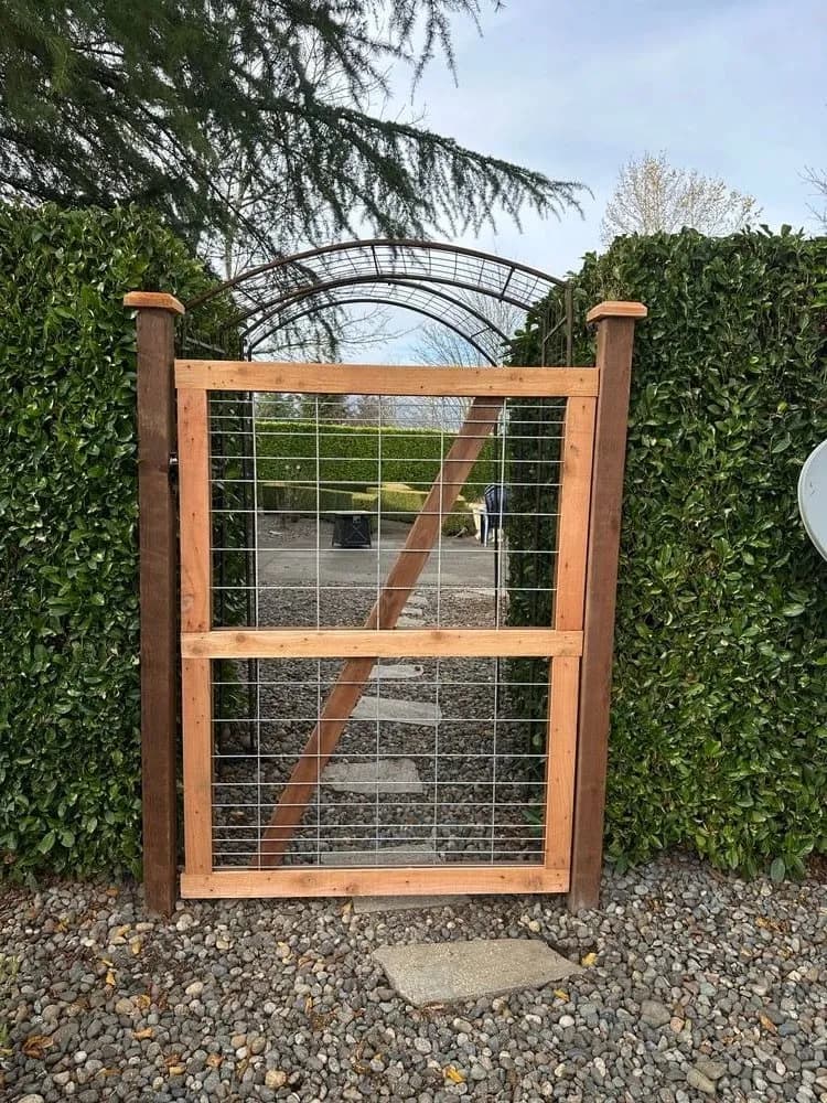 Hog wire gate installation Pierce County