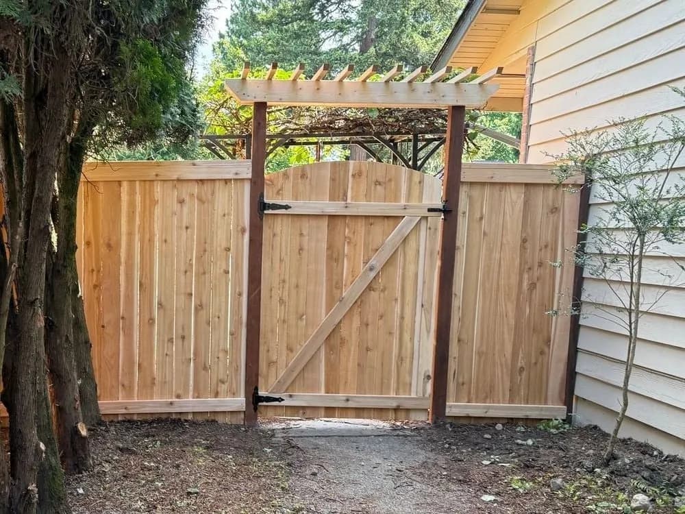 Wood fence project 5 in Pierce County